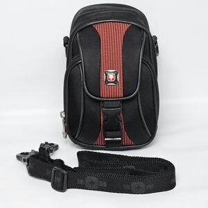 Swiss Gear Vintage Camera Case by Wenger, Belt, Shoulder, or Neck AdjStrap, EUC